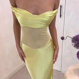 Abito lungo elegante con spalle scoperte in raso e rete