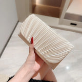 Pochette da sera in raso con strass plissettati per matrimonio