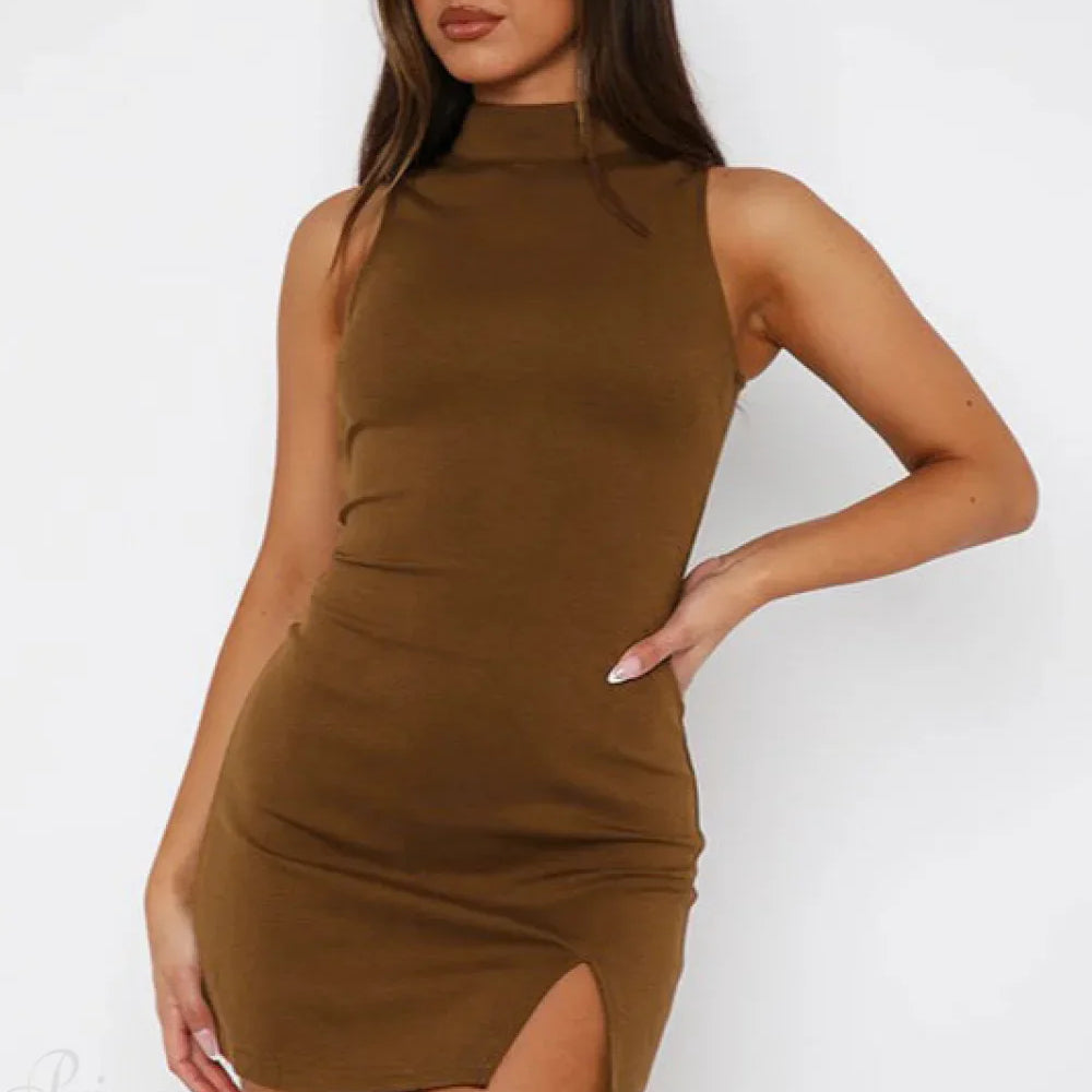 Mini abito elegante e sottile senza maniche con spacco