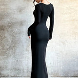 Abito lungo elegante con scollo a V profondo e rete a pieghe