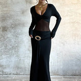 Abito lungo elegante con scollo a V profondo e rete a pieghe