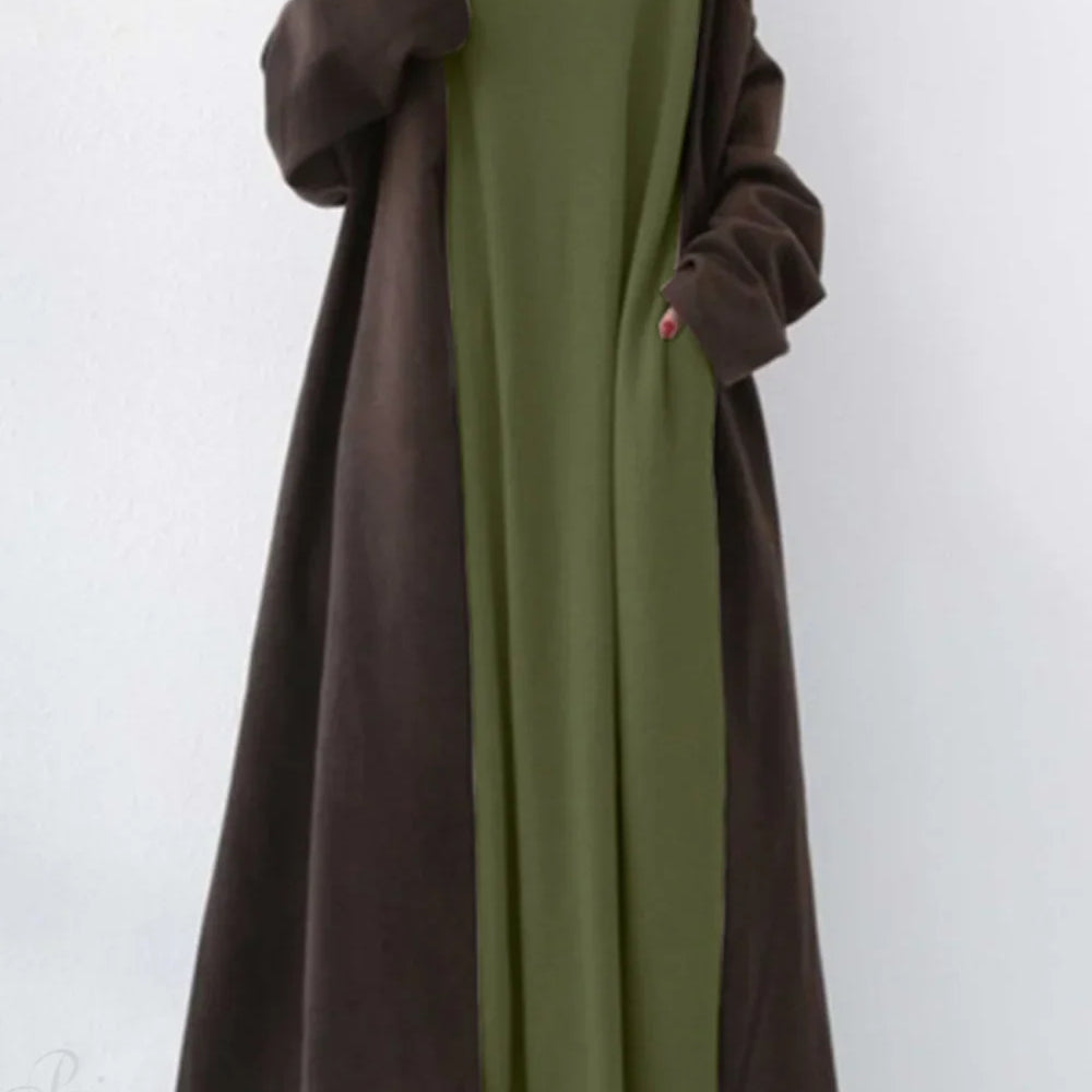 Abito felpato con scollo a V e spacco sull'orlo