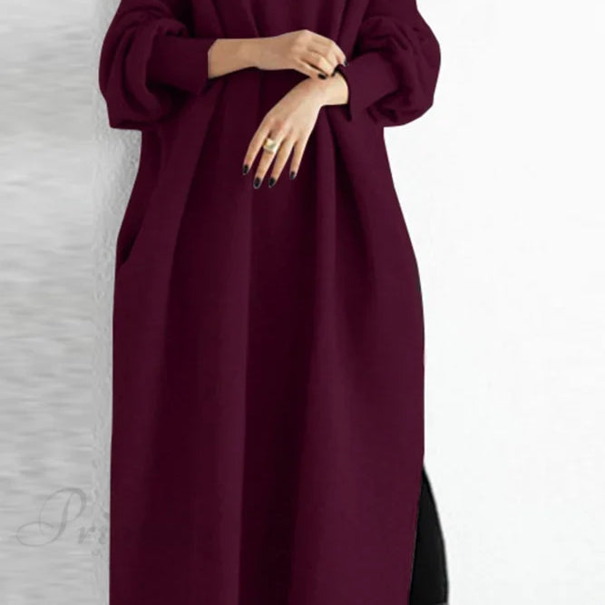 Abito felpato con spacchi e scollo rotondo