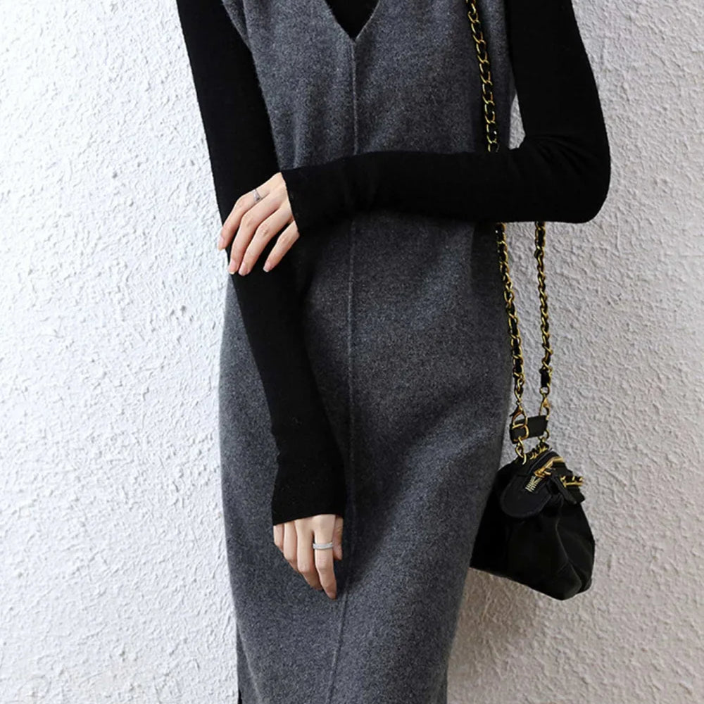 Abito canotta in lana tinta unita con scollo a V