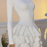 Mini abito a palloncino a vita alta con scollo rotondo e vestibilità slim