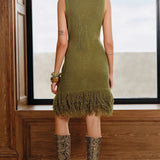 Mini abito aderente con nappe in maglia tinta unita