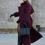 Cappotto di lana bordeaux con cintura