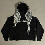 Felpa con cappuccio e foulard alla moda da strada