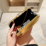 Borsa a mano da sera con scatola quadrata testurizzata