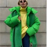 Giacca con cappuccio da donna elegante, comoda e funzionale