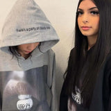 Felpa con cappuccio alla moda con stampa grafica vintage Harajuku