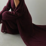 Completo due pezzi composto da cardigan in maglia vintage e abito senza maniche