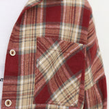 Camicetta vintage a quadri con colletto e maniche lunghe e tasche