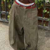 Jeans lavati, larghi e slouchy, lunghi fino al pavimento