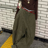 Jeans lavati, larghi e slouchy, lunghi fino al pavimento