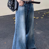 Jeans lavati, larghi e dritti, a vita alta