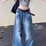 Jeans lavati, larghi e dritti, a vita alta