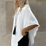 Camicetta bianca a maniche corte con scollo tondo irregolare