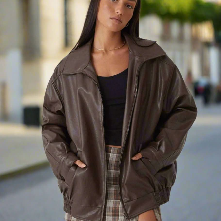 Outfit femminile chic, elegante e moderno