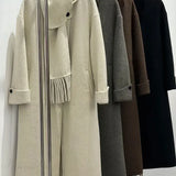 Soprabito di lana con un bottone e maniche lunghe