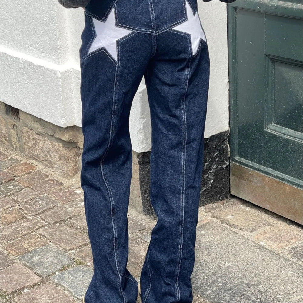 Jeans patchwork color-block con stelle Y2K